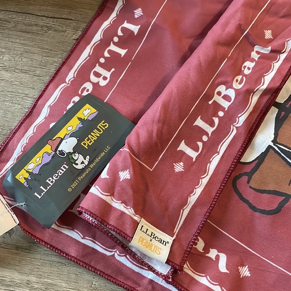 NWT LL BEAN x PEANUTS Collab Bandana - Picture 3 of 5